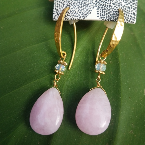 3/$25 Gold drop earring with rose quart stone - Picture 3 of 4